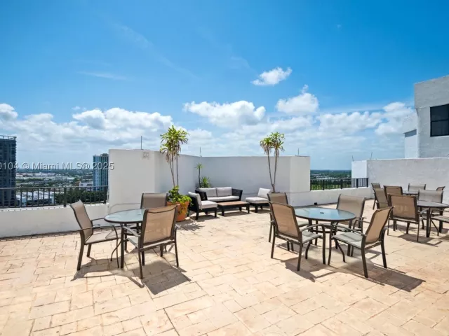 2-bedroom condo for sale in Hallandale Beach - 300 Three Islands Blvd 601 - MondialRealty