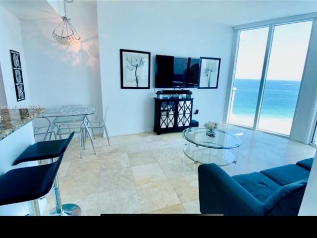 Apartment for rent  Unit #1604 - photo 6003228