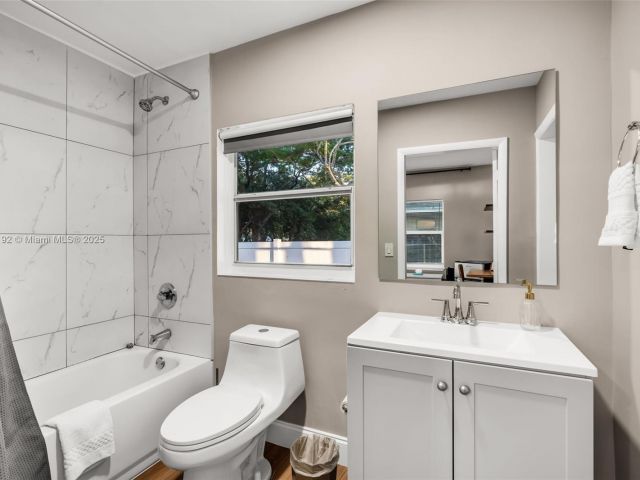 Home for sale at 1100 NW 7th Ave - photo 5892446