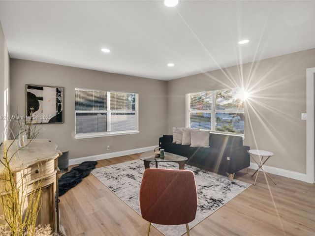 Home for sale at 1100 NW 7th Ave - photo 5892457