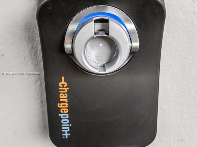 Home for sale at 1100 NW 7th Ave - photo 5892458