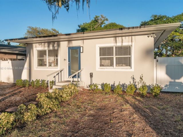 Home for sale at 1100 NW 7th Ave - photo 5892459