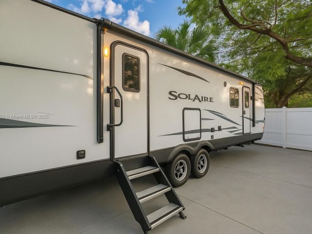 Home for sale at 1100 NW 7th Ave - photo 5892461