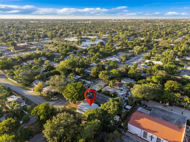 Home for sale at 1100 NW 7th Ave - photo 5892463