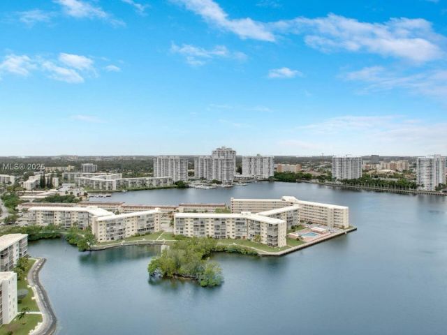 Apartment for rent  Unit #2409 - photo 5923009