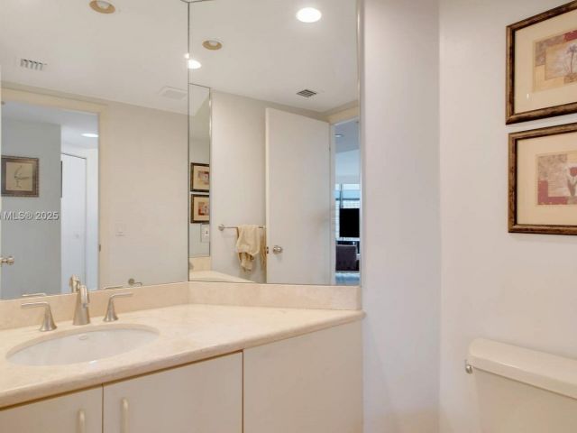 Apartment for rent  Unit #2409 - photo 5923012