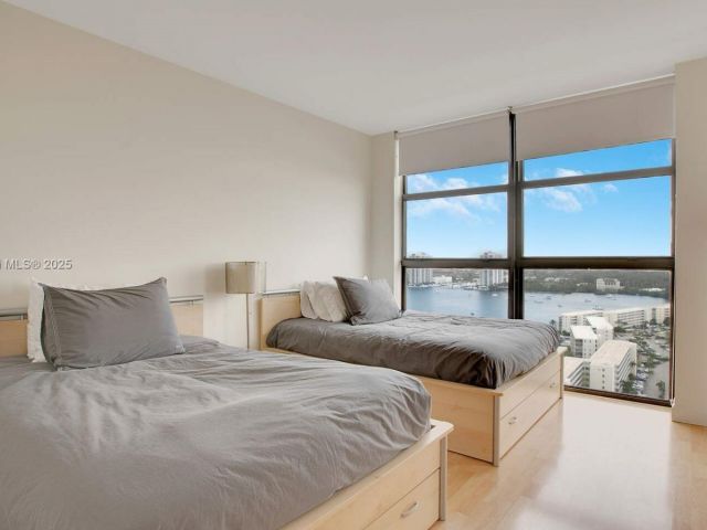 Apartment for rent  Unit #2409 - photo 5923015