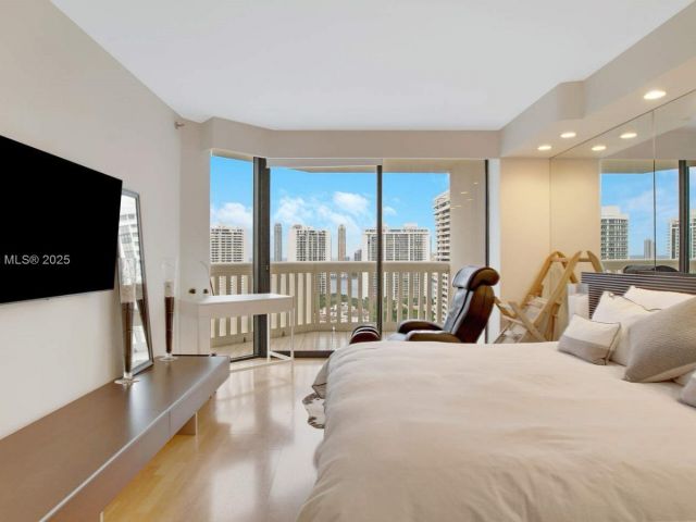 Apartment for rent  Unit #2409 - photo 5923018