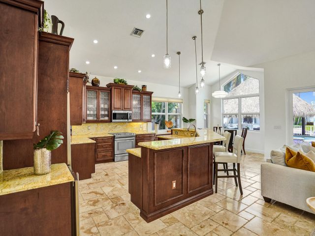 Home for rent at 785 NE 71st Street - photo 5977743