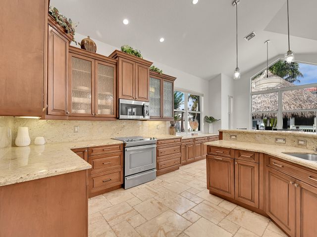 Home for rent at 785 NE 71st Street - photo 5977745