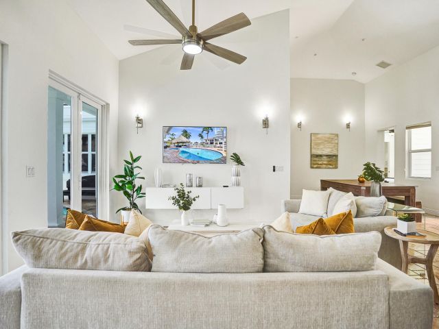 Home for rent at 785 NE 71st Street - photo 5977751