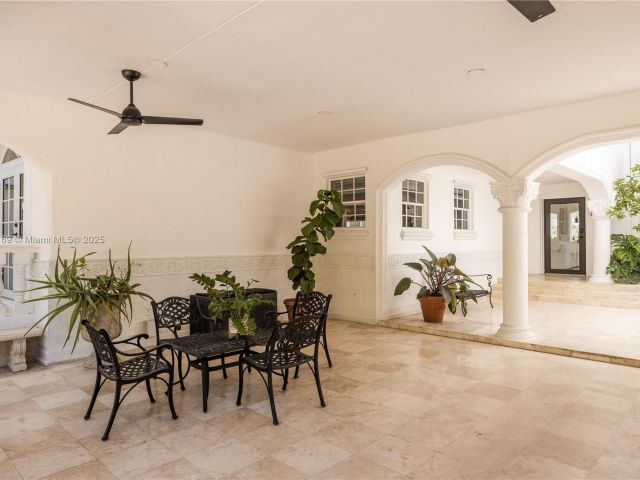 Home for rent at 2 S Hibiscus Dr - photo 5872431