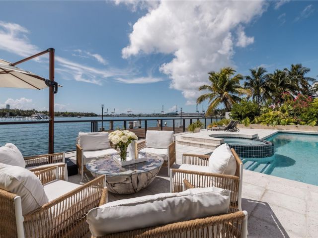 Home for rent at 2 S Hibiscus Dr - photo 5872432