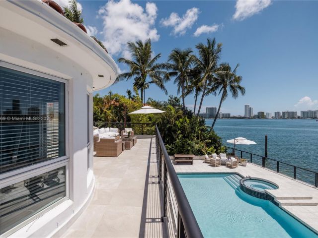 Home for rent at 2 S Hibiscus Dr - photo 5872434