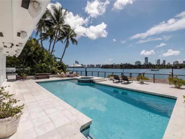 Home for rent at 2 S Hibiscus Dr - photo 5872441