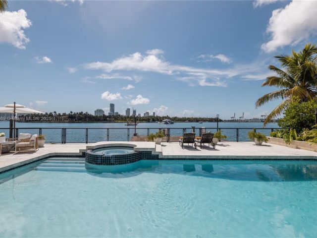 Home for rent at 2 S Hibiscus Dr - photo 5872443