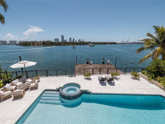 Home for rent at 2 S Hibiscus Dr - photo 5872444