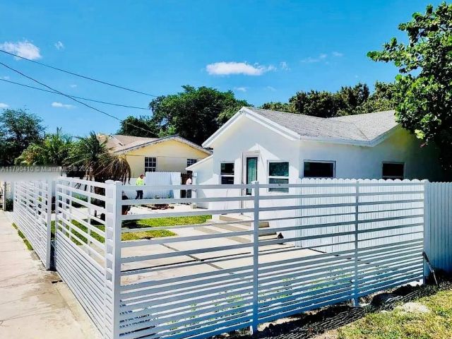 Home for sale at 1945 NW 51 st Ter - photo 6103903