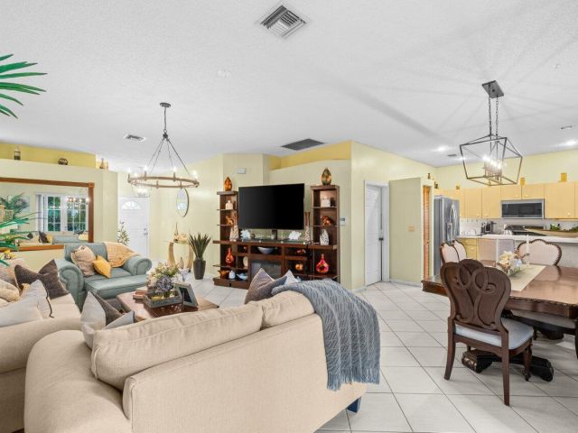 Home for sale at 1405 Fairway Circle - photo 6230988