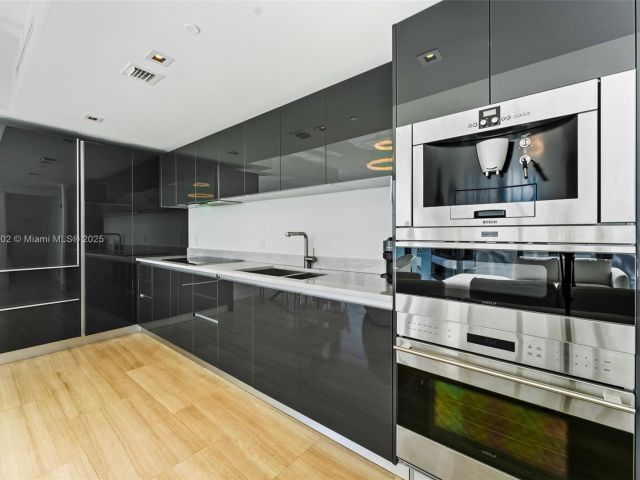 Apartment for sale  Unit #1803 - photo 5914280