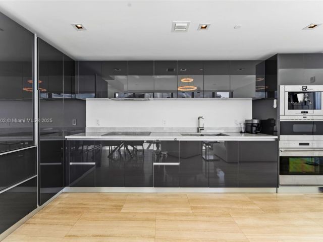 Apartment for sale  Unit #1803 - photo 5914281