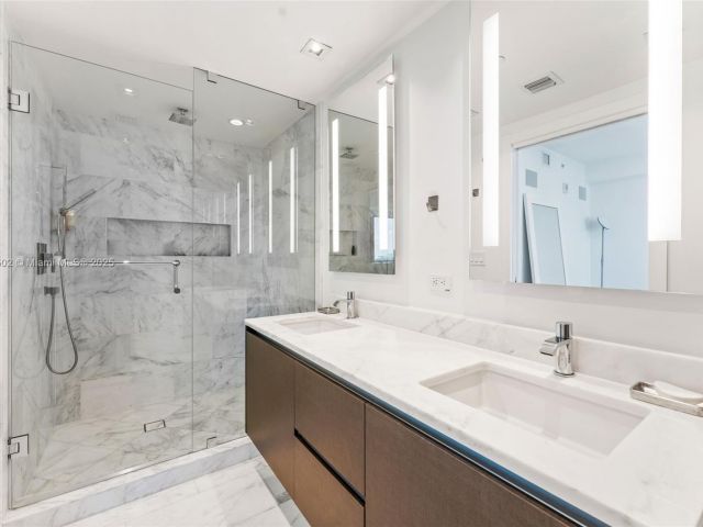 Apartment for sale  Unit #1803 - photo 5914282