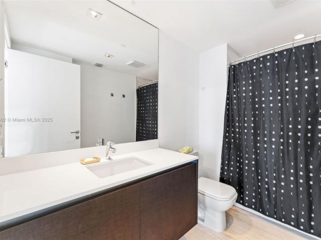 Apartment for sale  Unit #1803 - photo 5914284