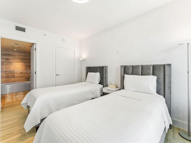 Apartment for sale  Unit #1803 - photo 5914285