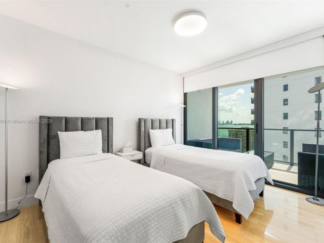 Apartment for sale  Unit #1803 - photo 5914286