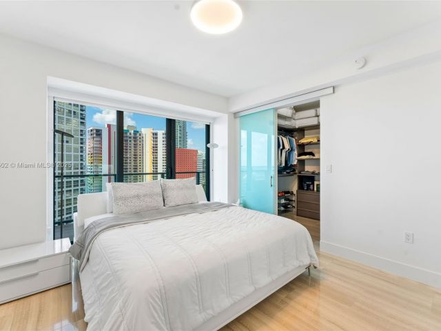 Apartment for sale  Unit #1803 - photo 5914287