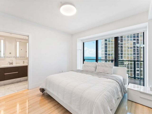 Apartment for sale  Unit #1803 - photo 5914288