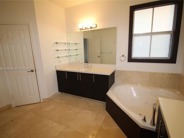 Home for sale at 10564 NW 70th Ln - photo 5859778