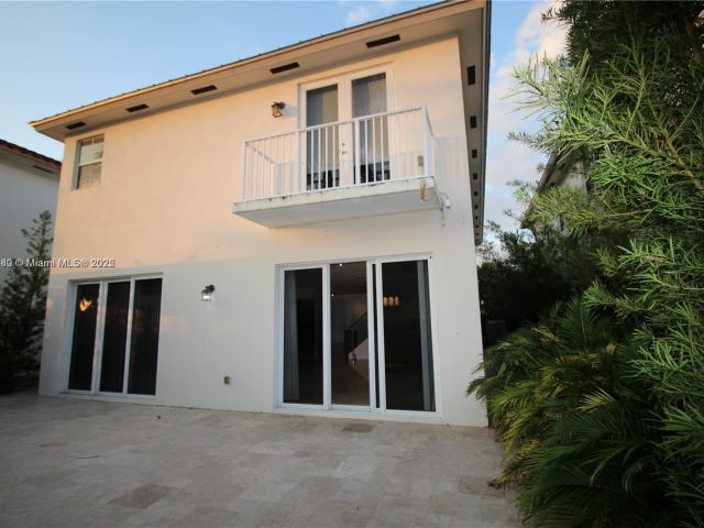 Home for sale at 10564 NW 70th Ln - photo 5859782