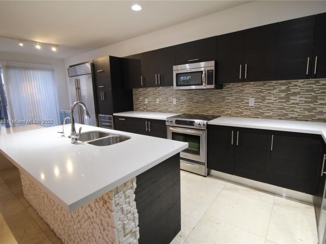 Home for sale at 10564 NW 70th Ln - photo 5859785