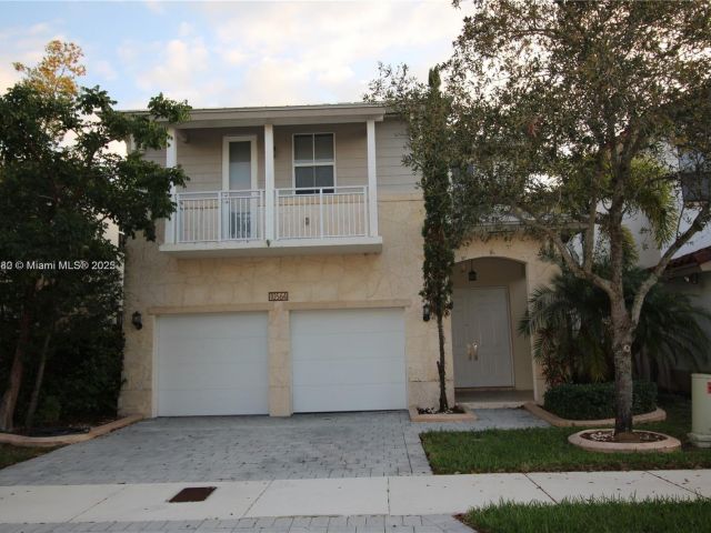 Home for sale at 10564 NW 70th Ln - photo 5859792