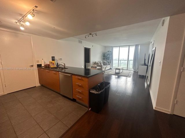 Apartment for sale  Unit #3308 - photo 5967316