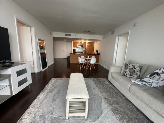 Apartment for sale  Unit #3308 - photo 5967317