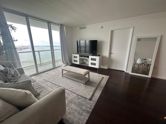 Apartment for sale  Unit #3308 - photo 5967318