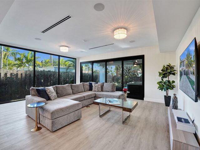 Home for sale at 1238 NE 17th Ave 2 - photo 6024862