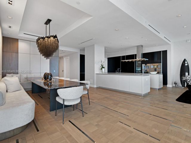 Apartment for sale  Unit #3704 - photo 5975614