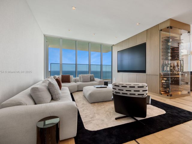 Apartment for sale  Unit #3704 - photo 5975615