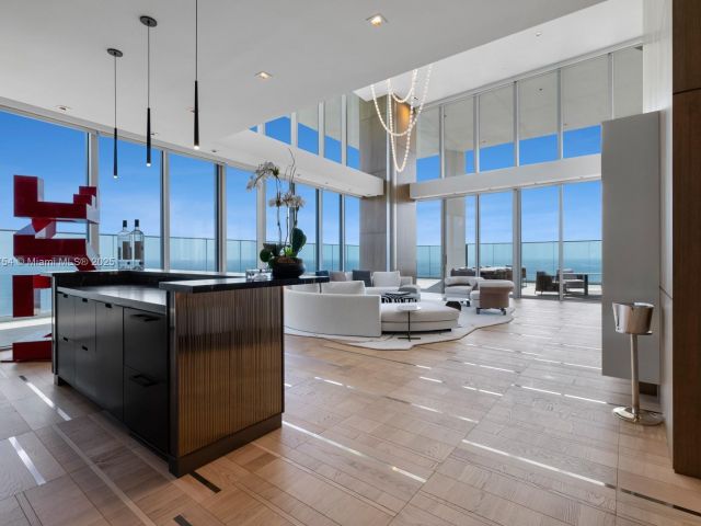 Apartment for sale  Unit #3704 - photo 5975617