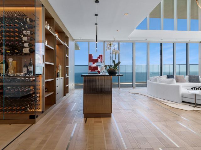 Apartment for sale  Unit #3704 - photo 5975618