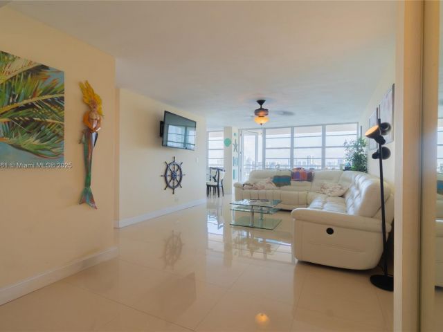 Apartment for sale  Unit #2219 - photo 5896278