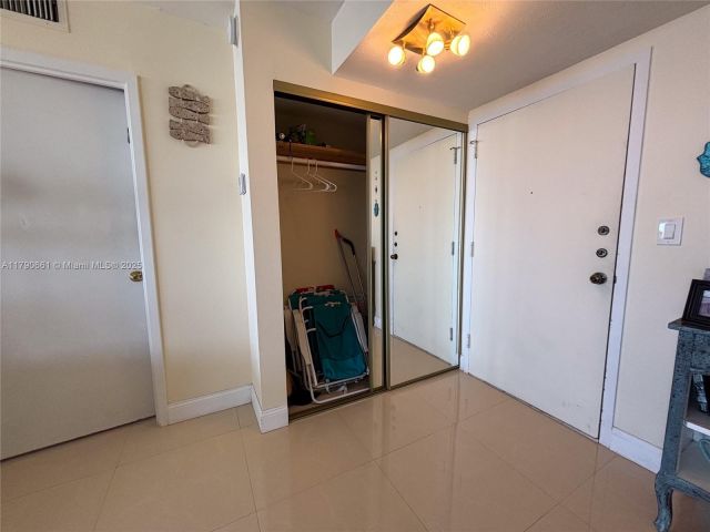 Apartment for sale  Unit #2219 - photo 5896285