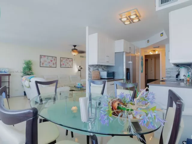 Apartment for sale  Unit #2219 - photo 5896275