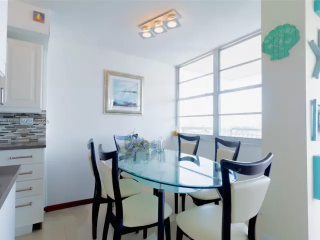 Apartment for sale  Unit #2219 - photo 5896276