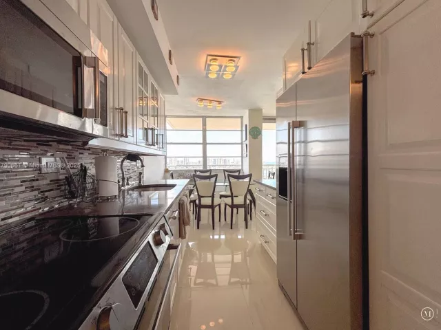 Apartment for sale  Unit #2219 - photo 5896279