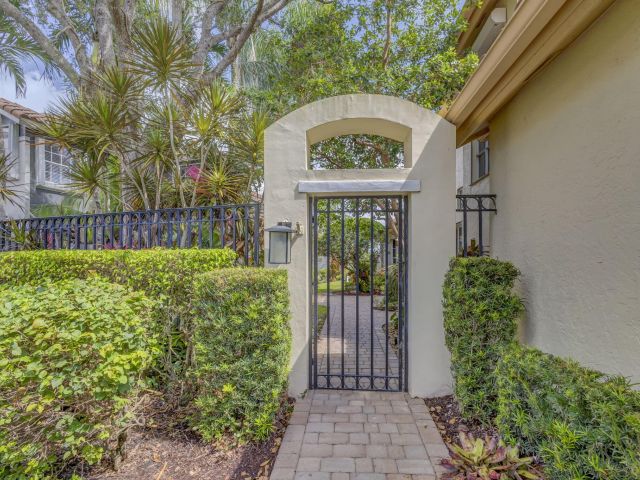 Home for sale at 10225 Osprey Trace - photo 5983246