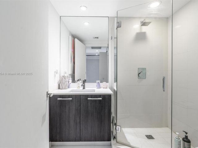 Apartment for sale  Unit #1205 - photo 5930052